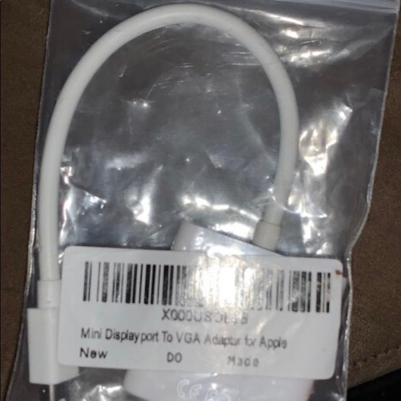 Apple VGA Computer Adapter - Picture 2 of 2
